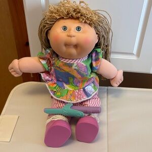 Collectible Cabbage Patch Crimp and Curl Vintage Doll
